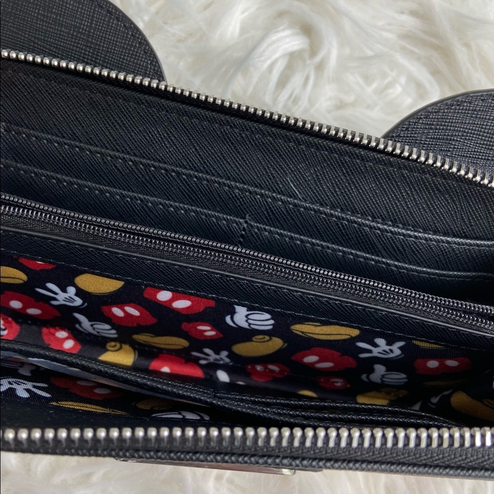 Loungefly • Mickey Wallet - Picture 3 of 3